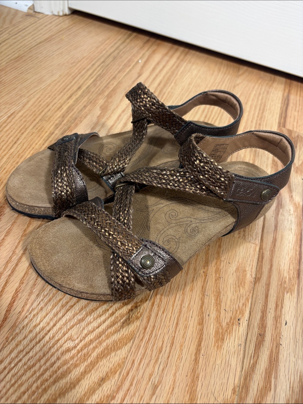 Taos Footwear Metallic Bronze Braided Strap Comfort Sandals - Picture 4 of 6